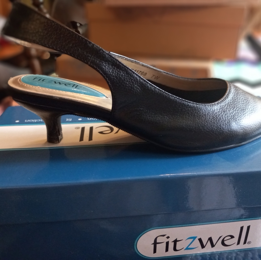Fitzwilliam Luster Black Brazil sling back low heel Size 7W
